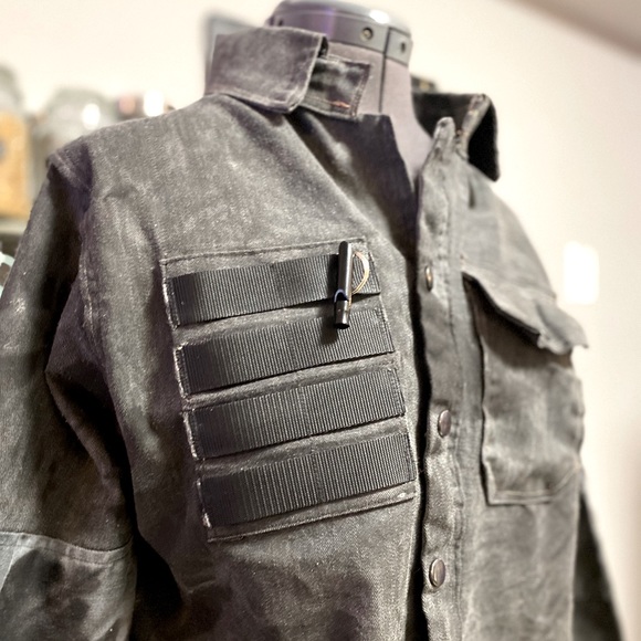 🦊 FOX & VIXEN || HANDMADE VINTAGE || Black Waxed Acid-washed Long Sleeve Jacket - Picture 4 of 16